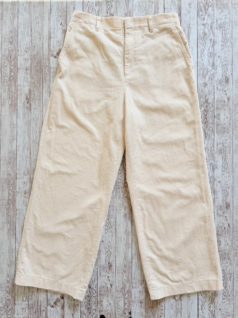 Uniglo Women's Cream Corduroy Pants sz Medium 73/99 Classic Wide Straight Cotton